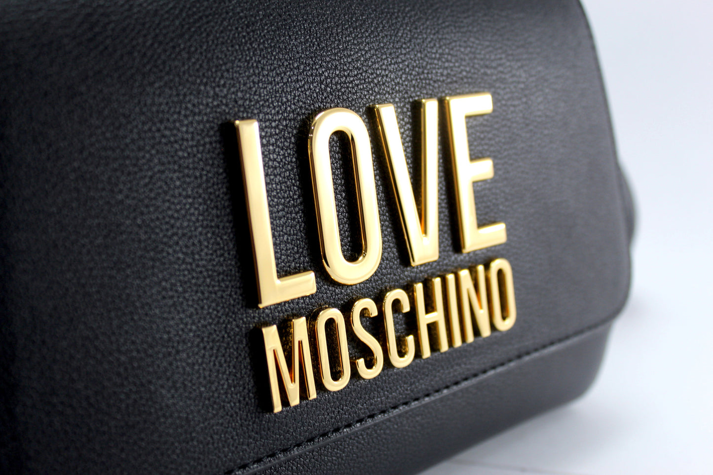 Mala Love Moschino