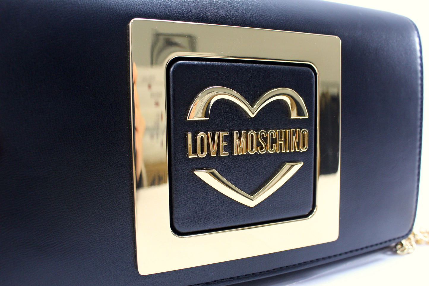 Mala Love Moschino